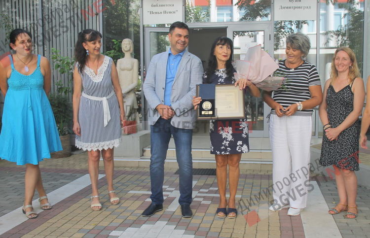 В историята остава 39-годишен стаж в историческия музей 