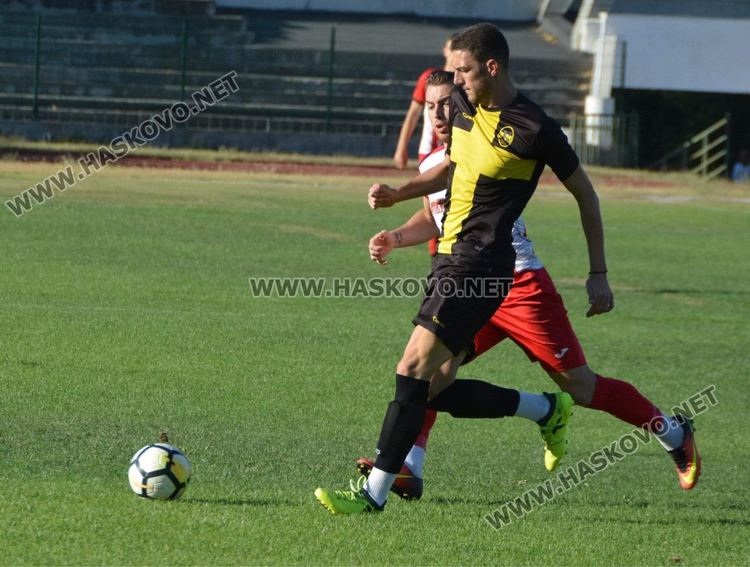 Футболният тим на Хасково се сгромоляса на собствен терен
