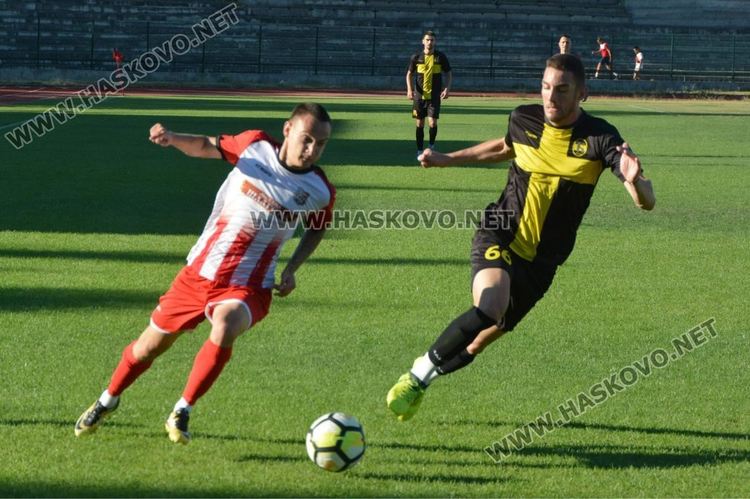 Футболният тим на Хасково се сгромоляса на собствен терен