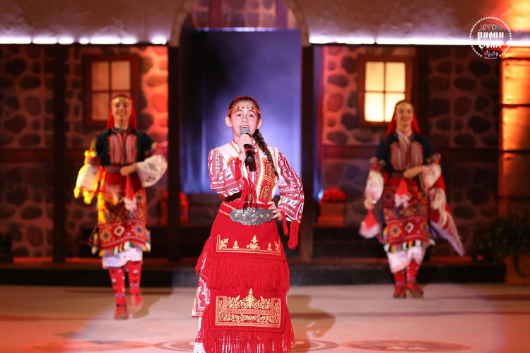 Блестящо представяне на талантливите смолянски деца в "Детски Пирин Фолк"