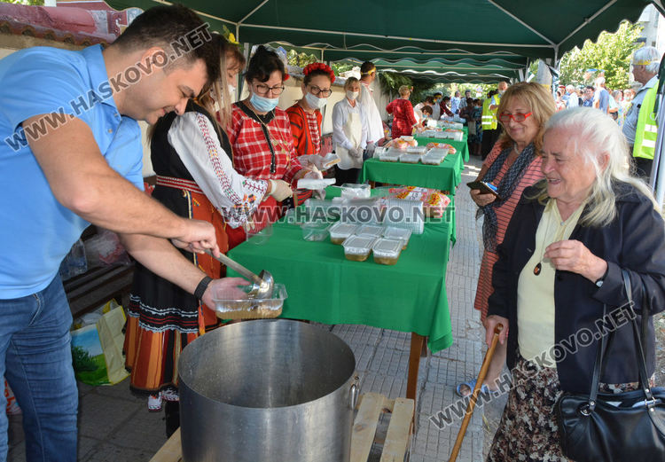 Пет овце курбан даде кметът на Димитровград за празника на града