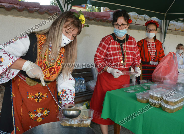 Пет овце курбан даде кметът на Димитровград за празника на града