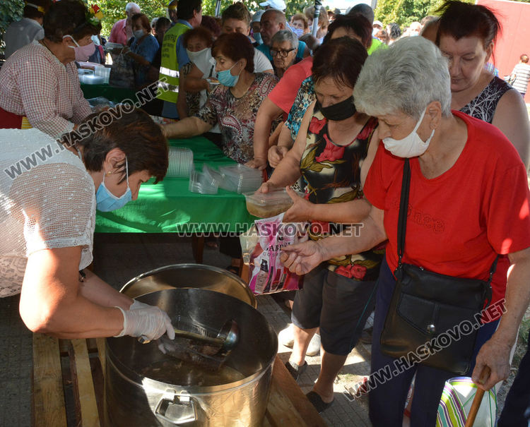 Пет овце курбан даде кметът на Димитровград за празника на града