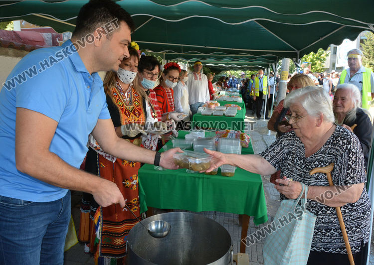Пет овце курбан даде кметът на Димитровград за празника на града
