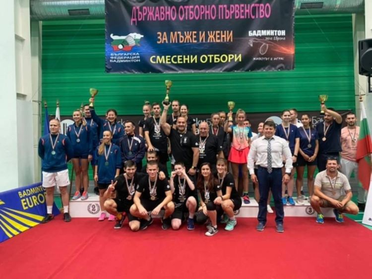 Бронз спечелиха бадминтонистите на "Атлет" 