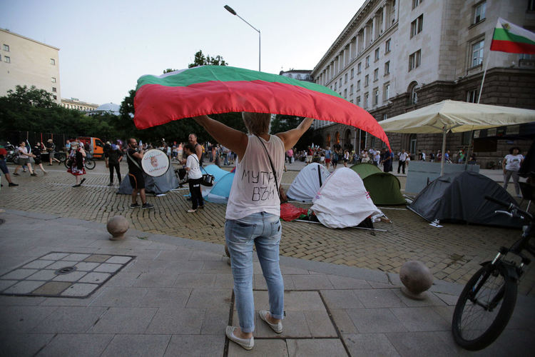 Ден 53: Спречкване с полицията