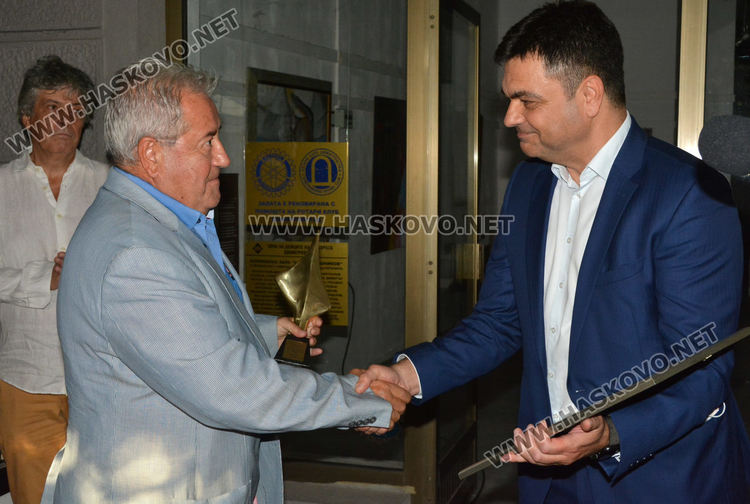 Иван Гранитски получи статуетката “Пеньо Пенев”