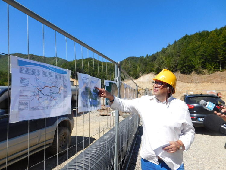 На площадката на ГКПП "Елидже" усилено се строи. Пунктът ще е готов най-късно през февруари 2021 година