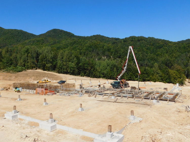 На площадката на ГКПП "Елидже" усилено се строи. Пунктът ще е готов най-късно през февруари 2021 година