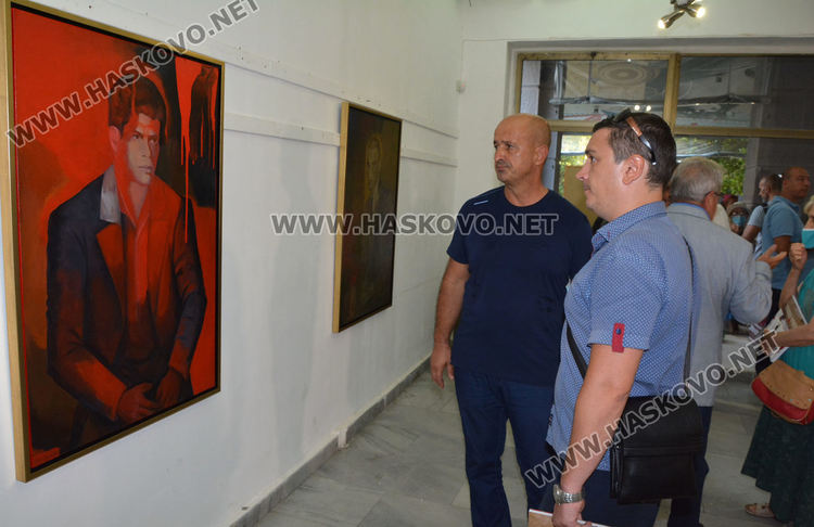 Откриха изложба “Пътеки” на Владимир Пенев