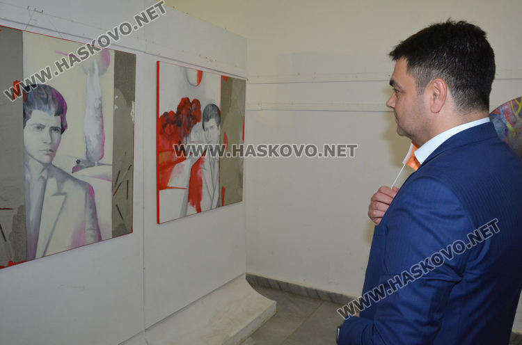 Откриха изложба “Пътеки” на Владимир Пенев