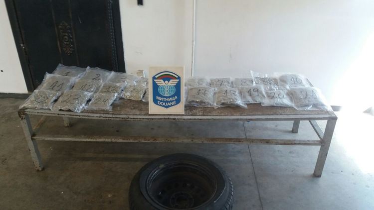 Откриха над 5 кг канабис в резервната гума на Ауди