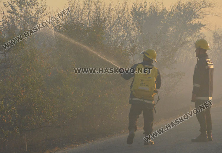 Отвориха магистралата, чакат хеликоптер за пожар в Свиленградско