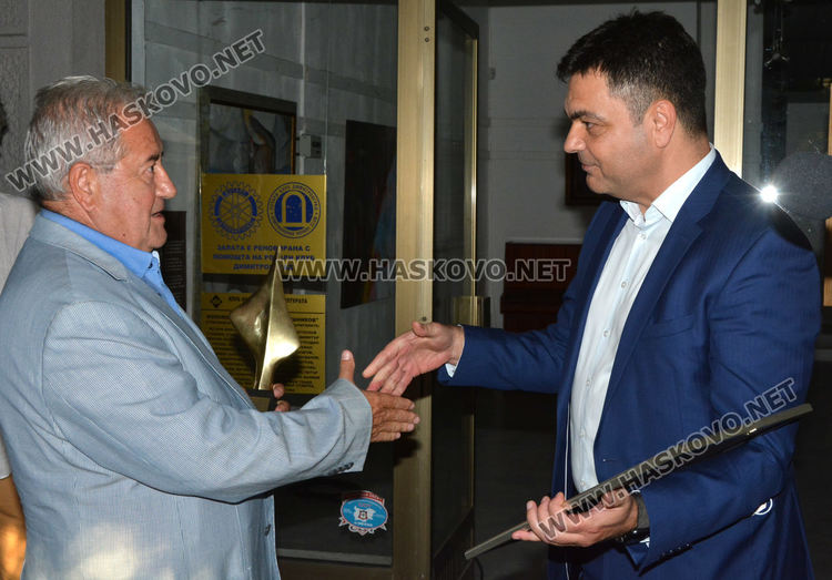 Иван Гранитски получи статуетката “Пеньо Пенев”