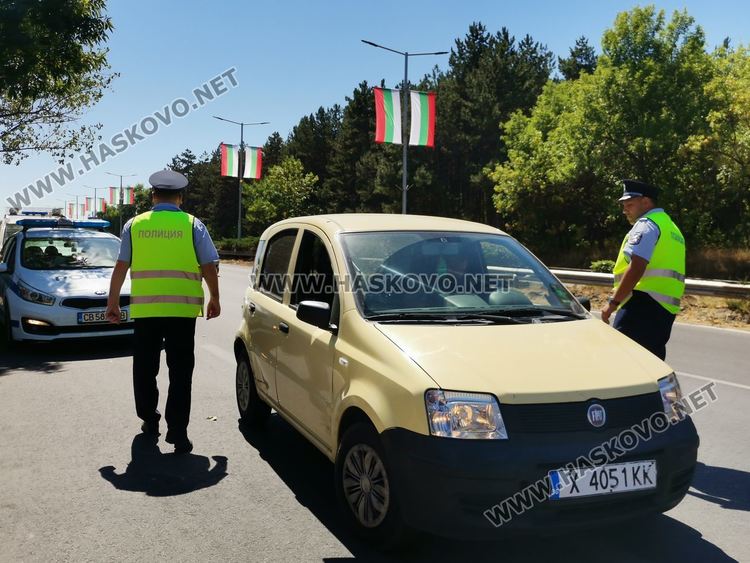Масирани полицейски проверки на изходите на Хасково