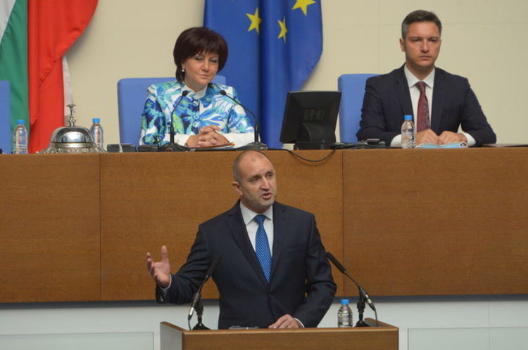 Румен Радев: Исканите от протестиращите оставки са неизбежни