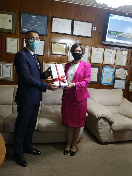 Три хиляди PCR-теста за COVID 19 дарява турското посолство на Кърджали