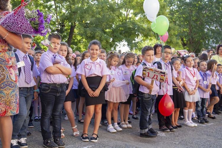 Учениците влизат в училище с талон за имунизации.Нови изисквания и за детските градини.