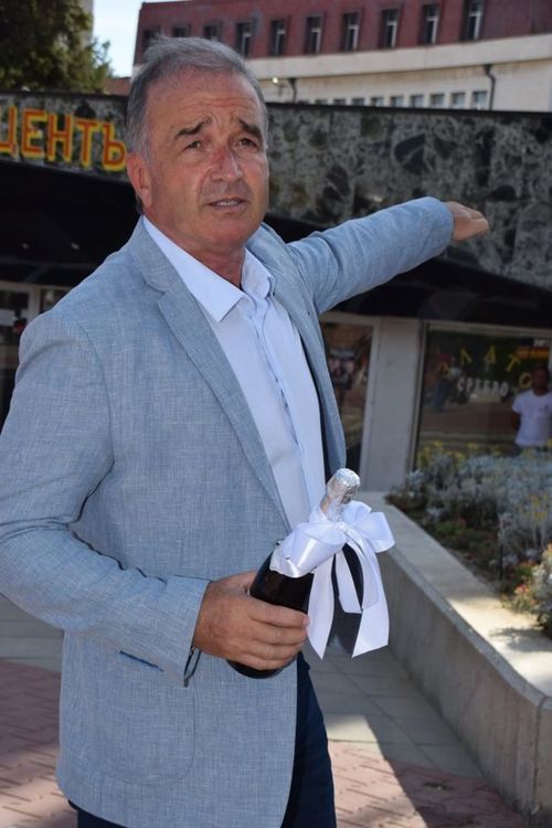 Ремонтът на централния площад "Акад. Николай Хайтов" започна