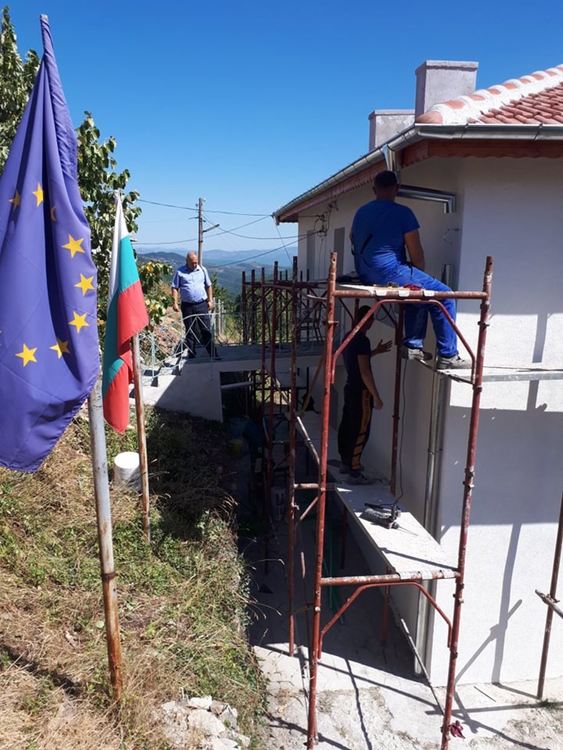 Ремонтират сградата на кметството в Гърбище