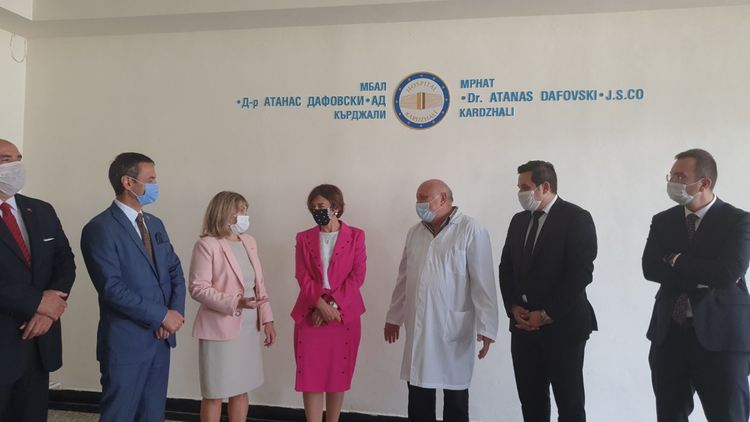 По молба на Никола Чанев посланик Айлин Секизкьок връчи 3000 PCR теста на болницата