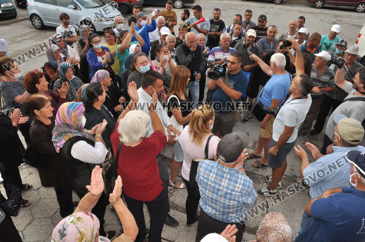 Жители от Стамболовско излязоха на протест заради поскъпването на водата с 342%