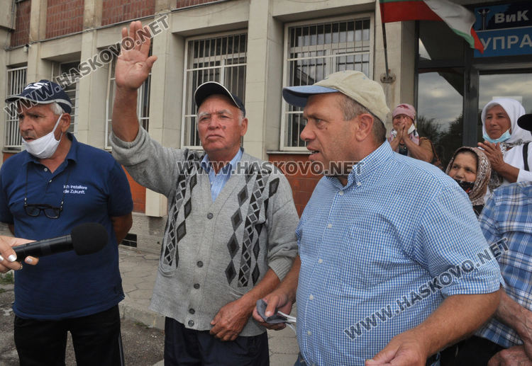 Жители от Стамболовско излязоха на протест заради поскъпването на водата с 342%