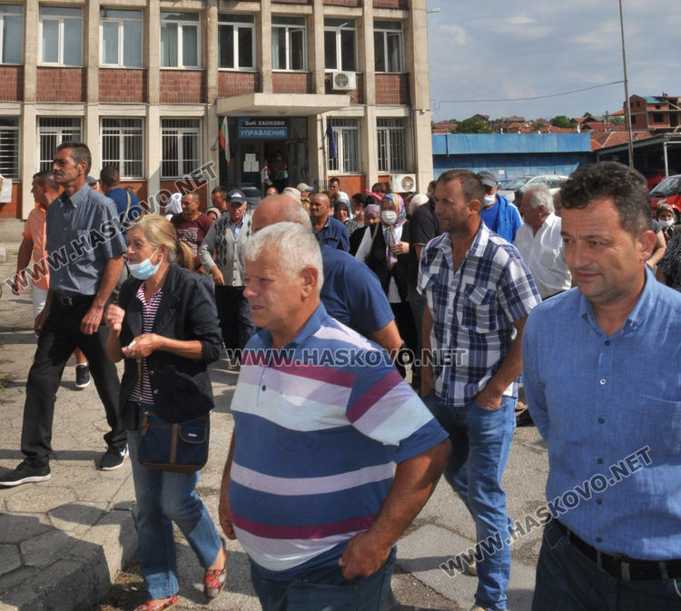 Жители от Стамболовско излязоха на протест заради поскъпването на водата с 342%