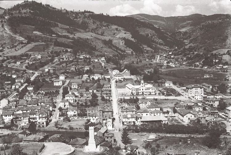 Фотоалбум с уникални фотографии от Чепеларе съставиха Зоица и Коста Начеви