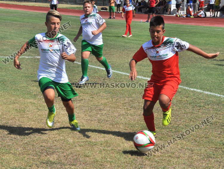 ОФК „Хасково“ вдигна купата на турнира „Децата и футболът“