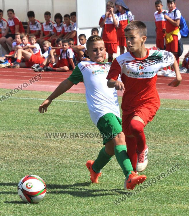 ОФК „Хасково“ вдигна купата на турнира „Децата и футболът“