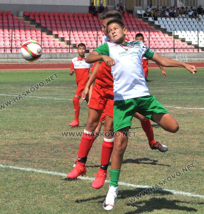 ОФК „Хасково“ вдигна купата на турнира „Децата и футболът“