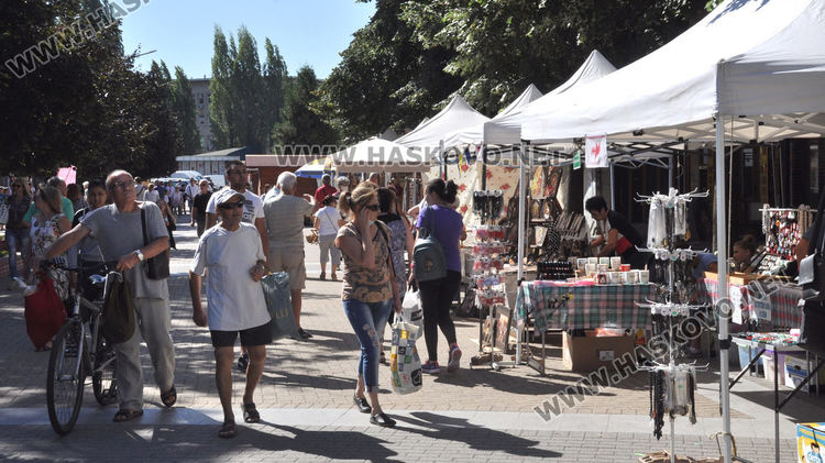 Кралицата на нощта и множество художествени изделия на изложението „Българско е“ 