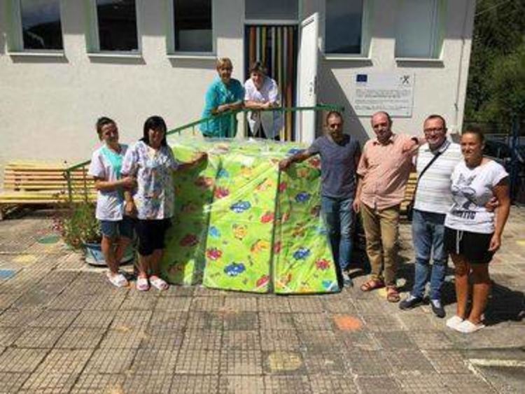 Нови матраци за детските градини в Девинско