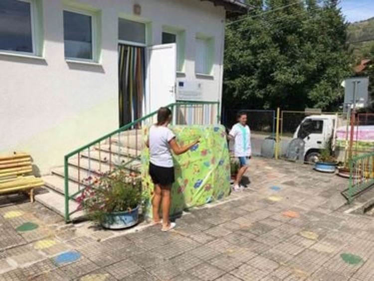 Нови матраци за детските градини в Девинско