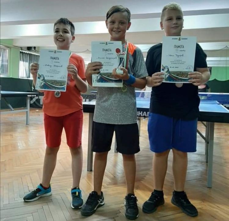 Милко Багдасаров и Елвис Хаджиев са победители в турнир по тенис на маса