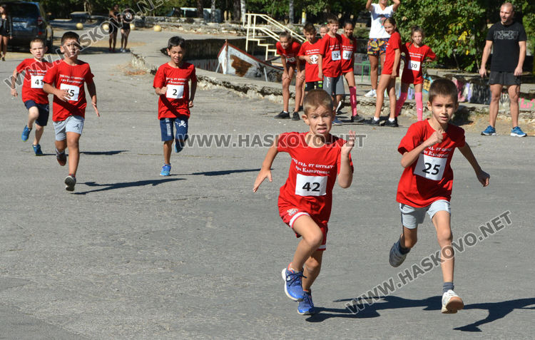 55 деца се включиха в лекоатлетическия крос „Клокотница“ в Хасково