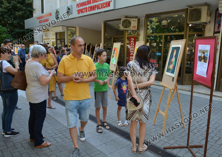 Откриха изложба „От Леонардо до Пикасо - деца рисуват шедьоври“