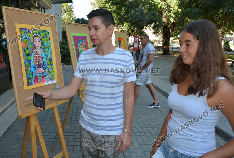 Откриха изложба „От Леонардо до Пикасо - деца рисуват шедьоври“