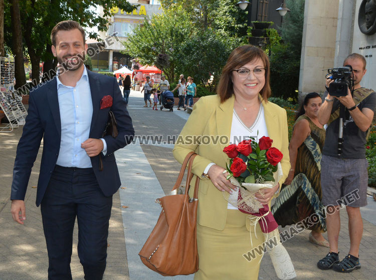 Нинова призова в Хасково активистите от БСП да се върнат на протеста
