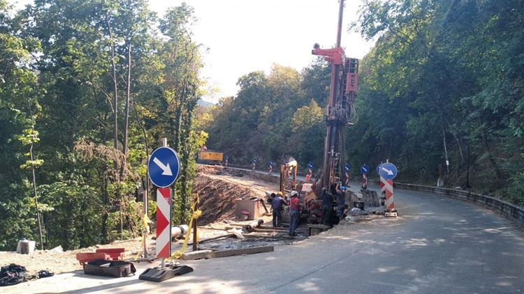 Продължават проверките на ремонта на свлачището под Асеновата крепост