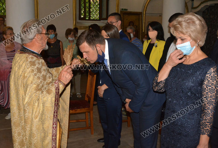 Молебен за Хасково, отец Антоний Енев се оттегля от служба