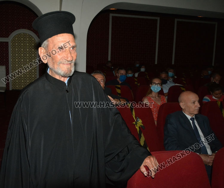 отец Антони Енев