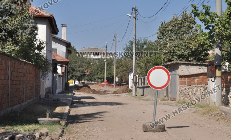 Множество аварии в „Болярово“, спряха водата на целия квартал