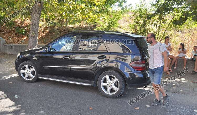 Джип Мерцедес и Рено катастрофираха на бул. „Васил Левски“