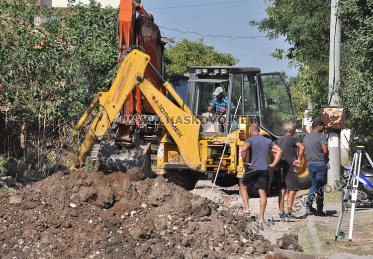 Множество аварии в „Болярово“, спряха водата на целия квартал