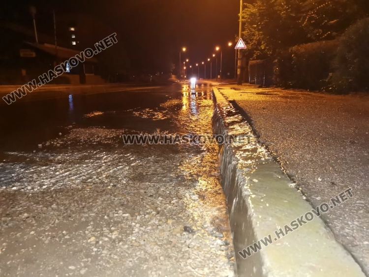 Множество аварии в „Болярово“, спряха водата на целия квартал