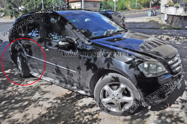 Джип Мерцедес и Рено катастрофираха на бул. „Васил Левски“
