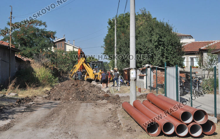Множество аварии в „Болярово“, спряха водата на целия квартал
