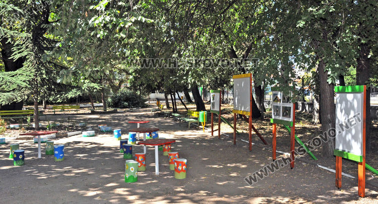 Пъстроцветна стая в „Смирненски“ става Ковид приемна